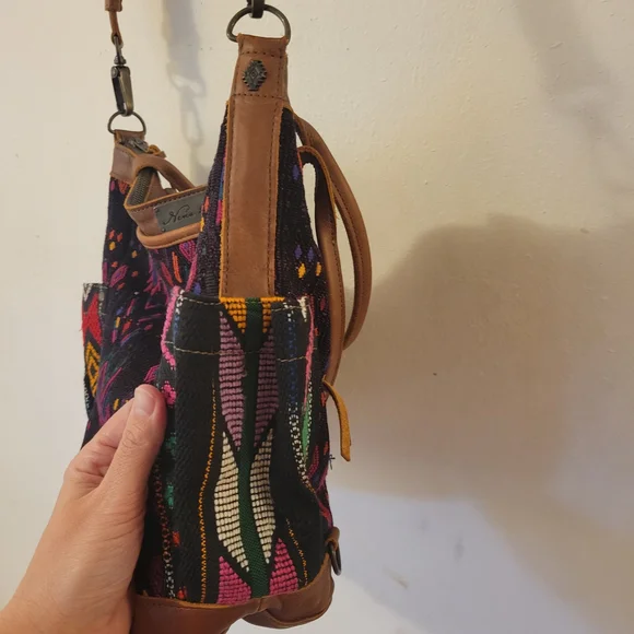 Nena & Co. Authentic Guatemala Satchel, Woven & Leather w/Dust Bag - Picture 4 of 10